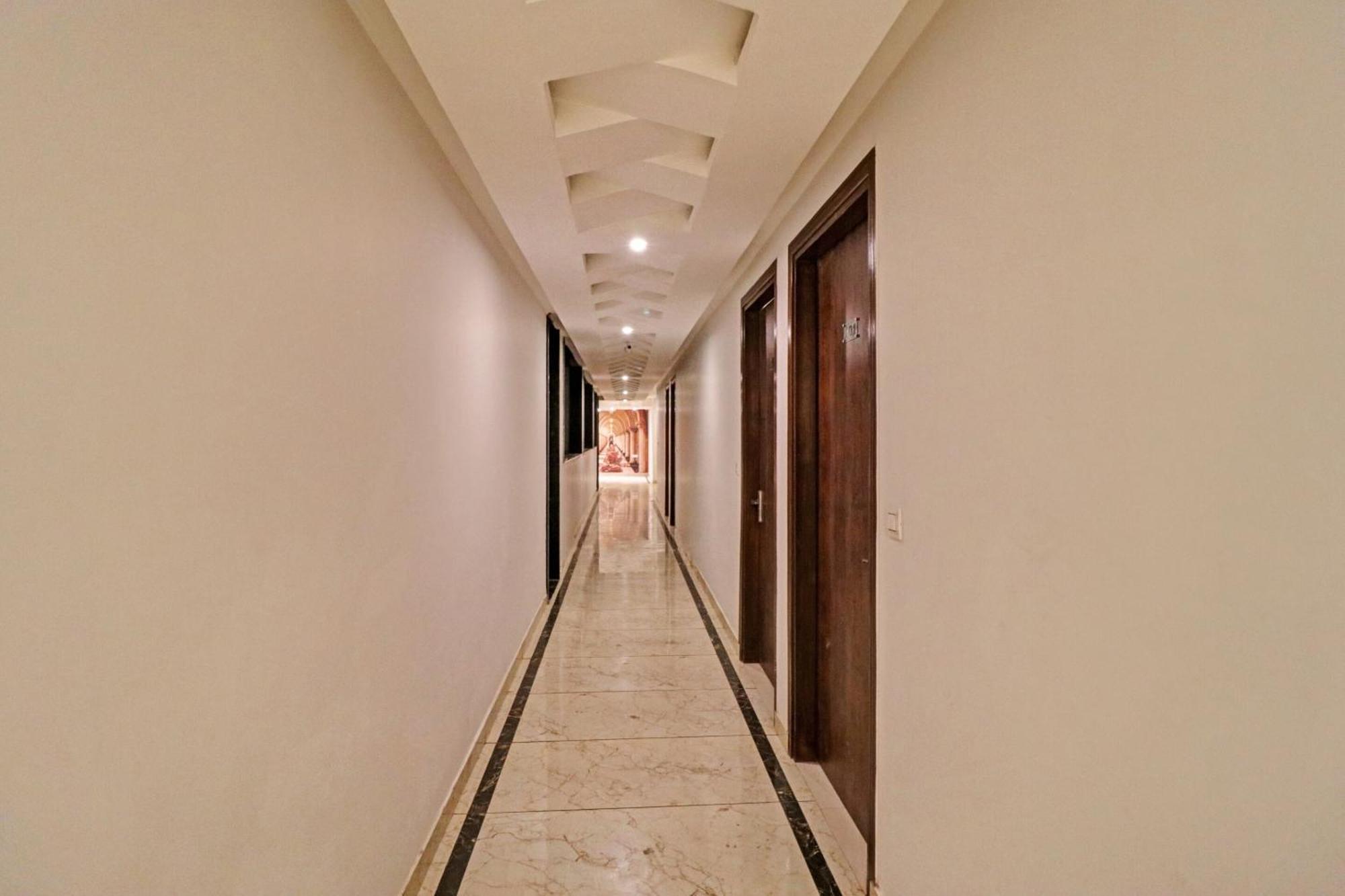Townhouse Tark Inn Nueva Delhi Exterior foto