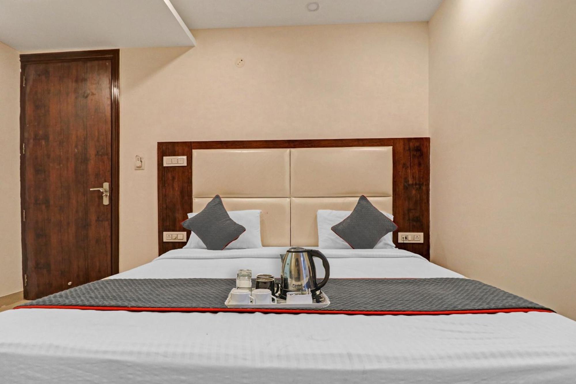 Townhouse Tark Inn Nueva Delhi Exterior foto